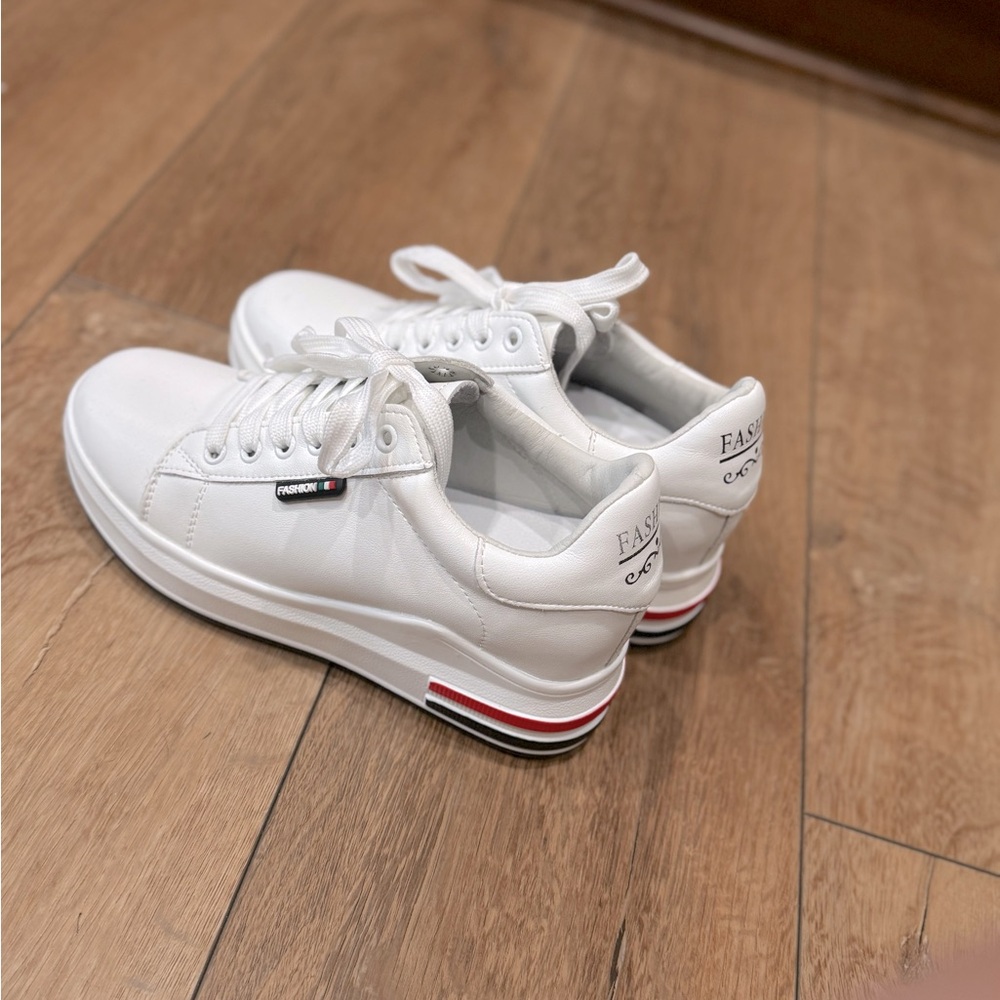 Hidden heel shoes